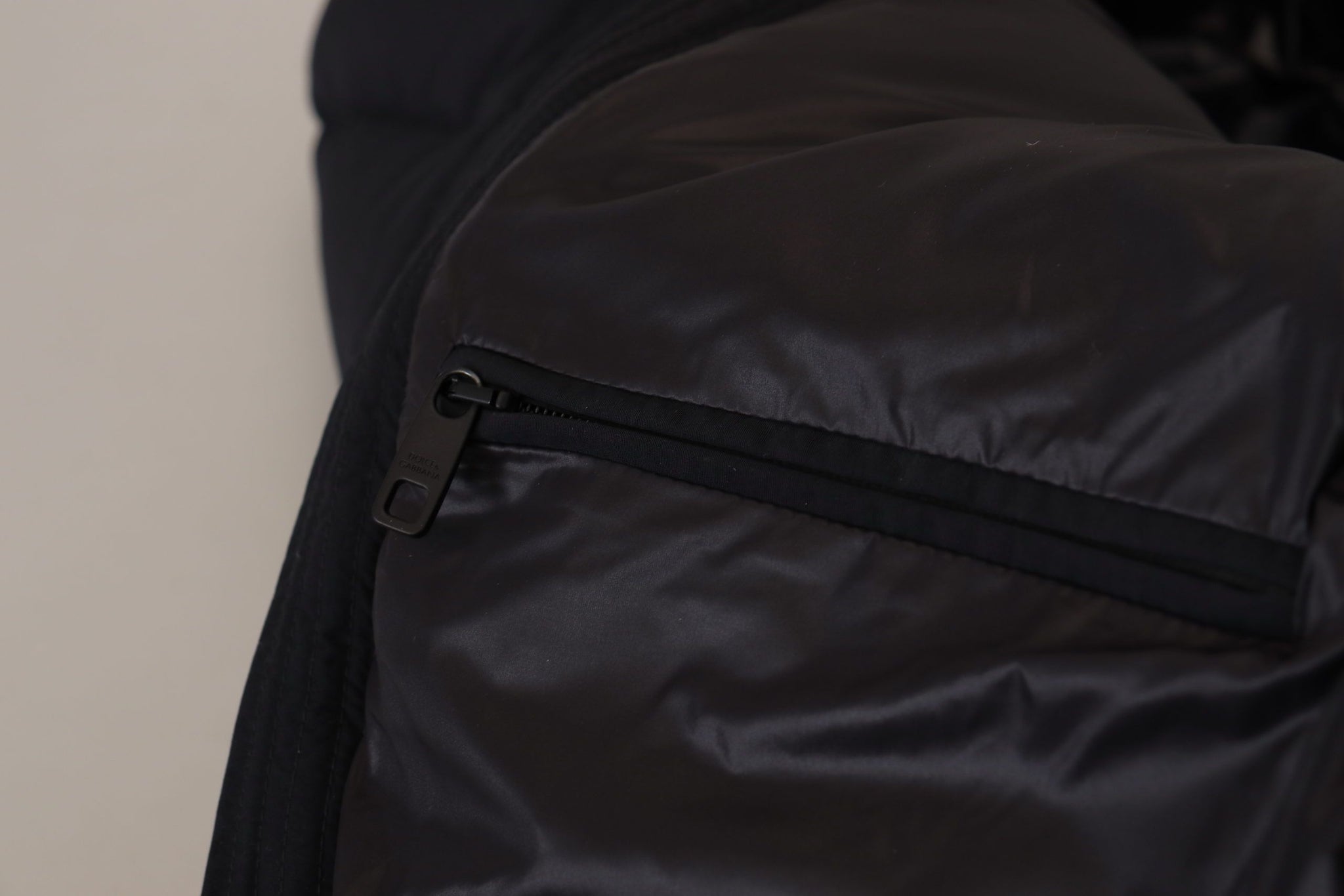Black Polyester Hooded Short Sleeves Jacket