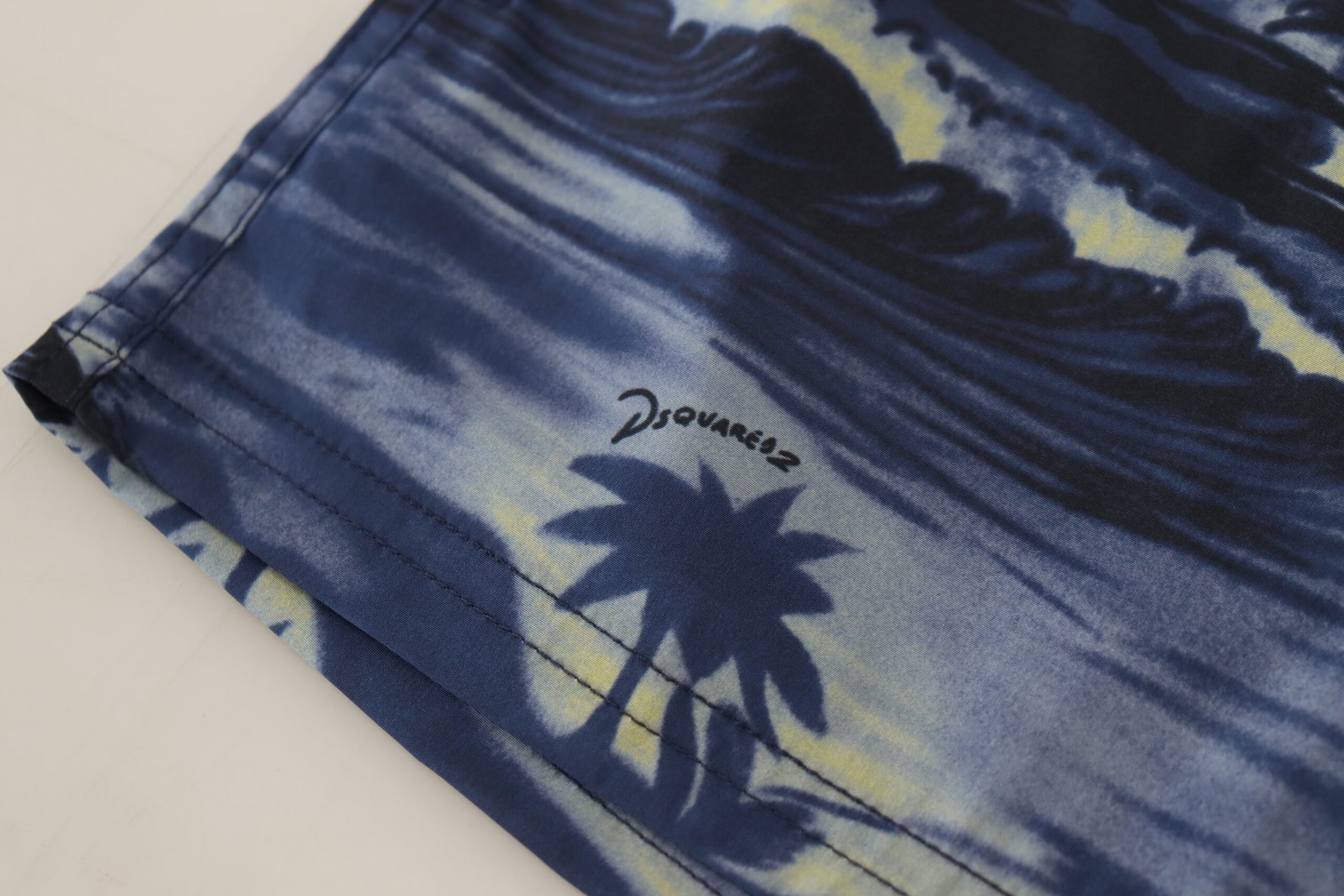 Dsquared² Blue Tropical Wave Design Beachwear Shorts Swimwear