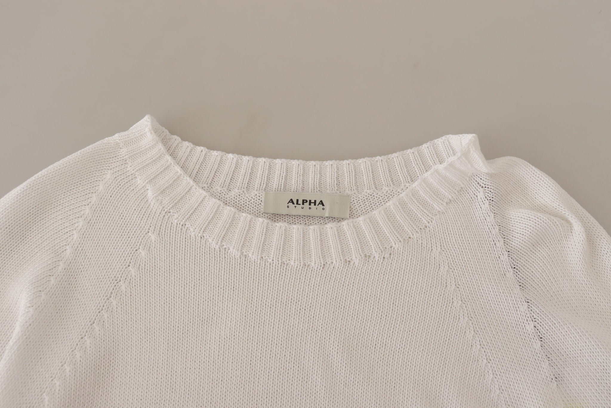 Alpha Studio White Long Sleeves Crewneck Pullover Sweater