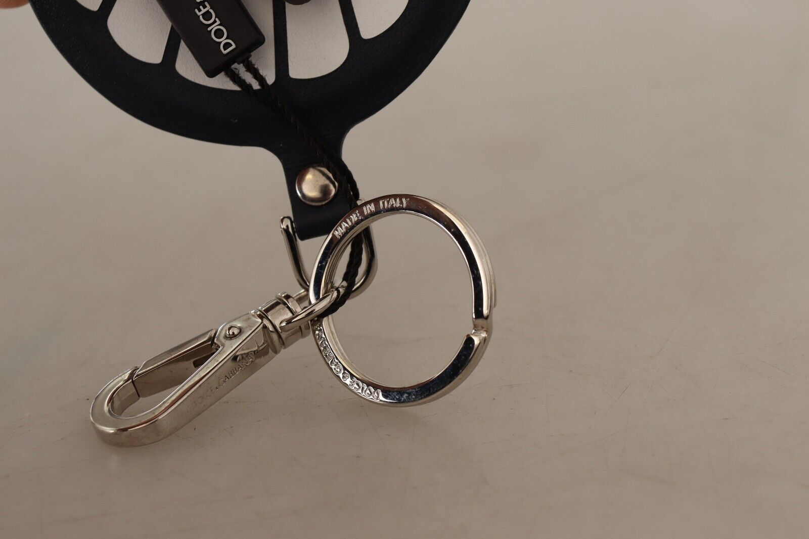 Black Leather Shell Metal Silver Tone Keyring Keychain